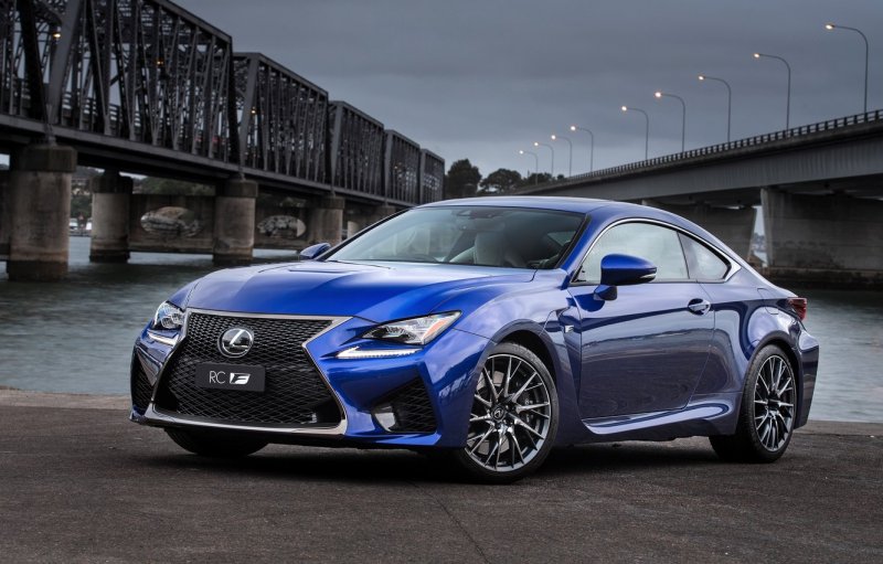 Lexus RC F синий