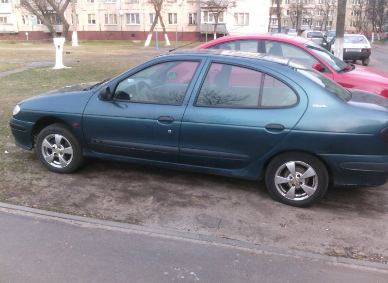 Ренаулт Меган 1998