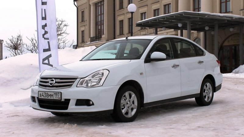 Ниссан Альмера белая