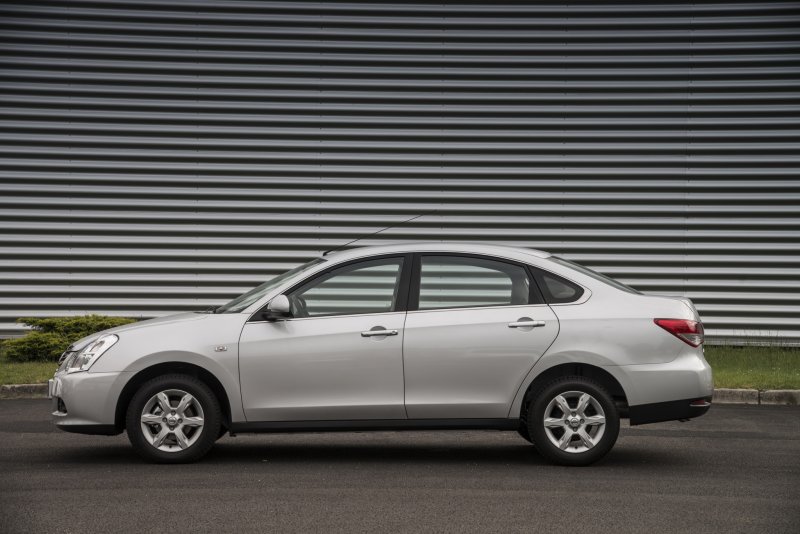 Nissan Almera 2012