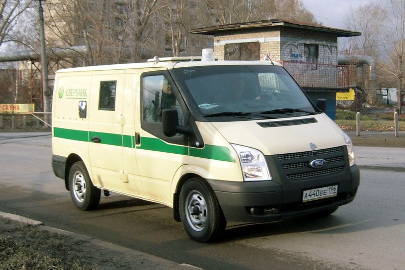 Инкассаторская машина Форд Транзит