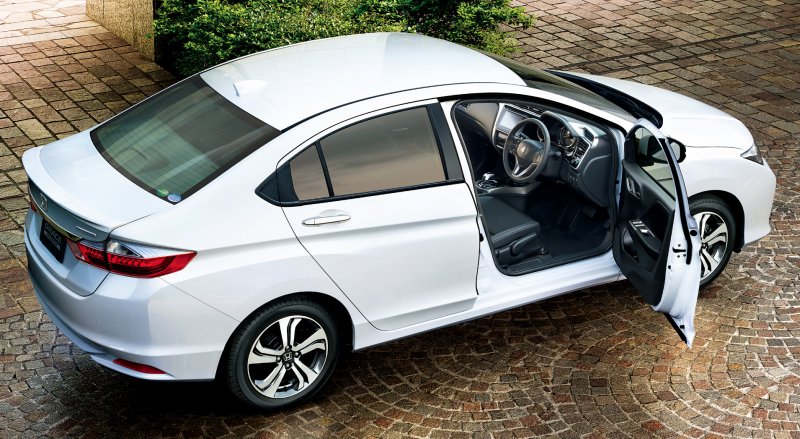 Honda Grace Hybrid