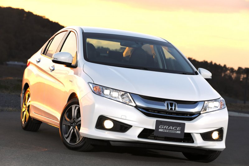 Honda Grace 2015