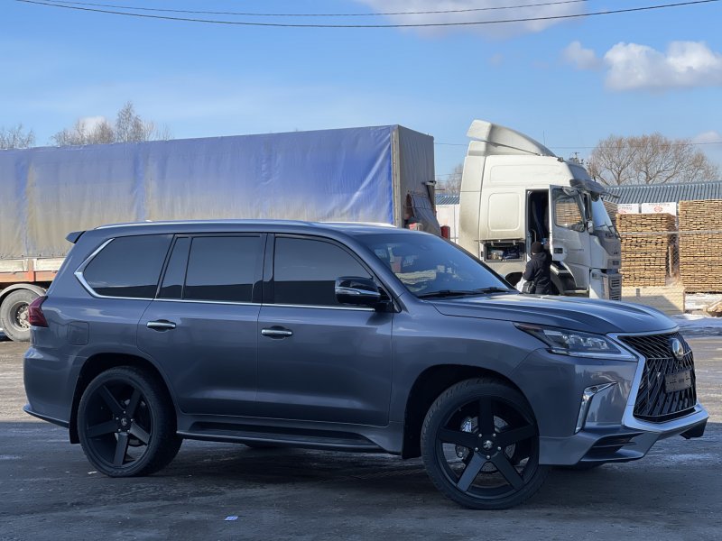 Лексус LX 570 2021 салон