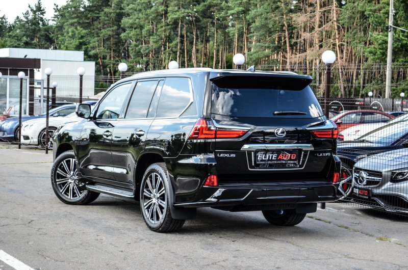 Лексус ЛХ 570