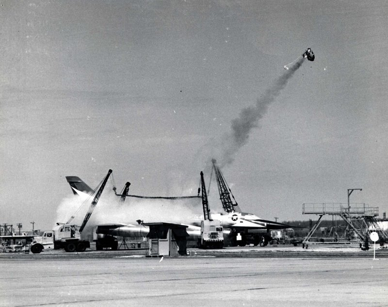 Катапульты b-58 хастлер