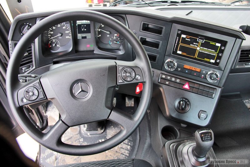 Кабина Mercedes-Benz Arocs