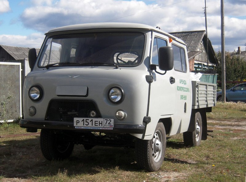 Грузовой бортовой УАЗ-39094