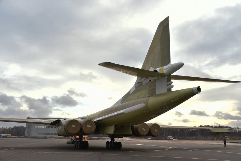 Самолёт ту 160м