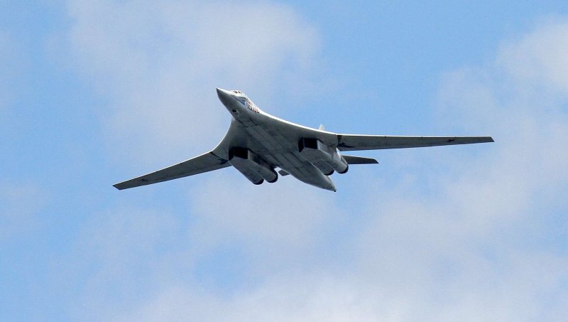 Самолёт ту-160 пётр Дейнекин
