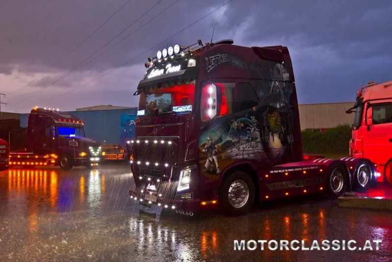 Volvo fh16 огнями