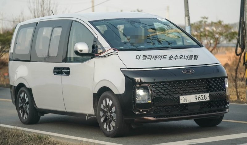 Микроавтобус Hyundai Staria