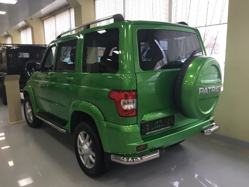 УАЗ Патриот 2019 зеленый металлик