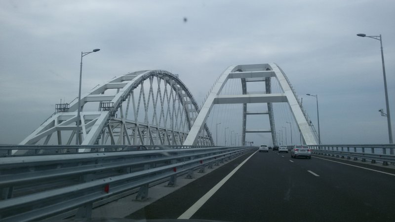 Крымский мост машины