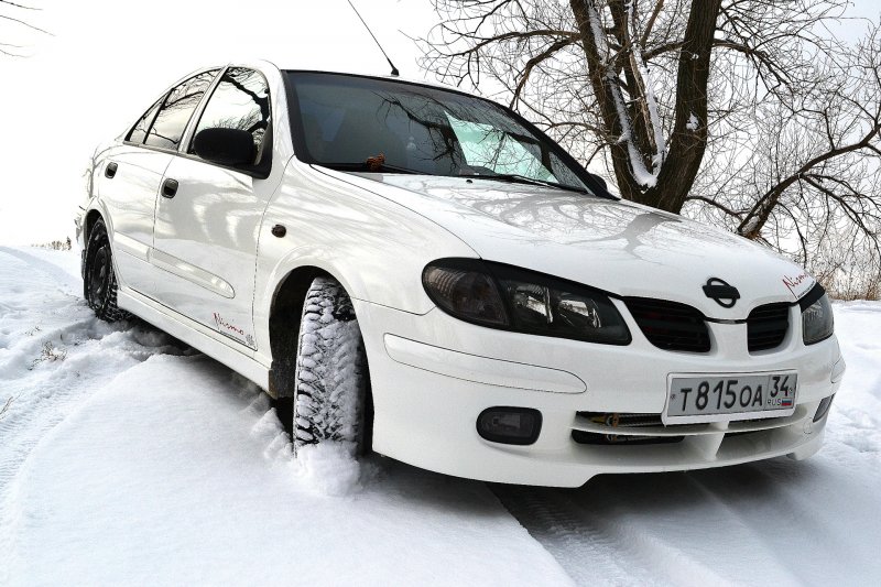 Nissan Almera n16 черная