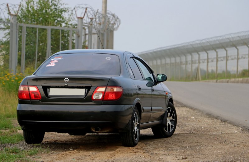 Nissan Almera n16 черная