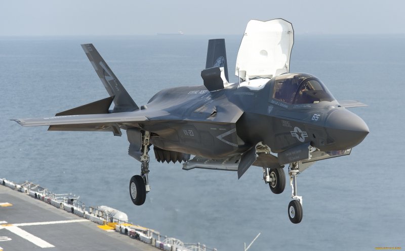 Истребитель-бомбардировщик - Lockheed Martin f-35 Lightning II