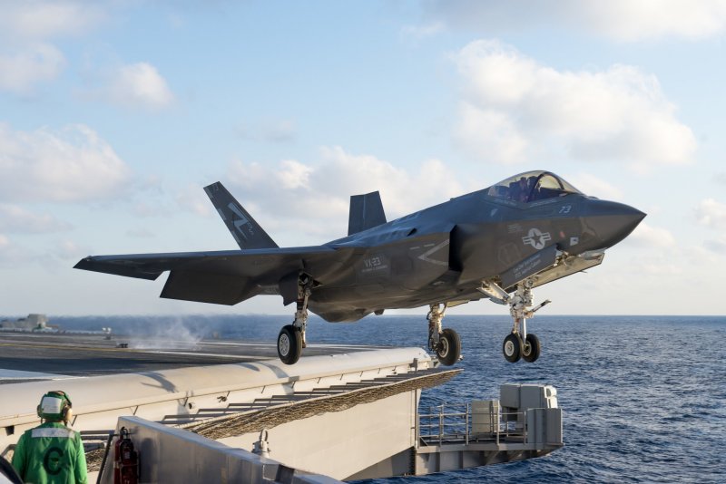 Истребитель-бомбардировщик - Lockheed Martin f-35 Lightning II