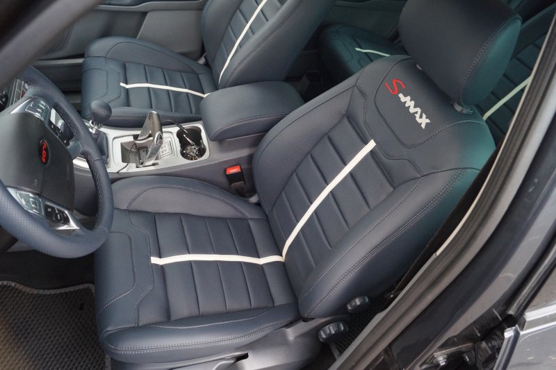 Ford s Max салон