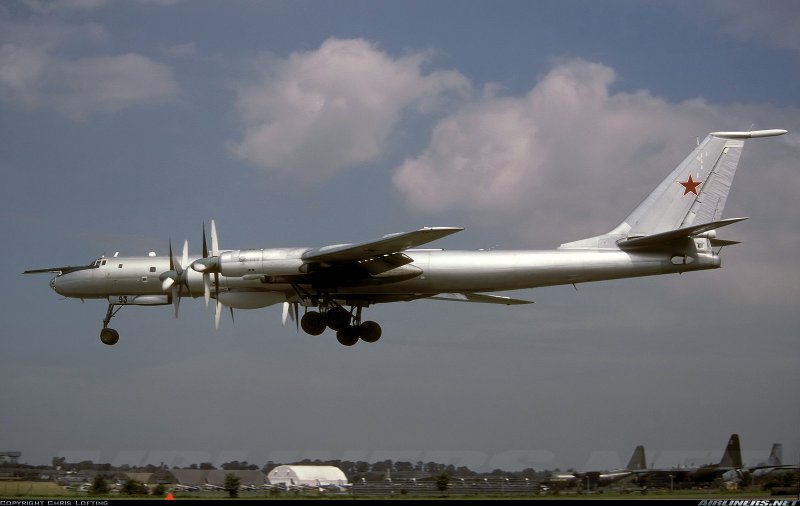 Дальний противолодочный самолет ту-142м