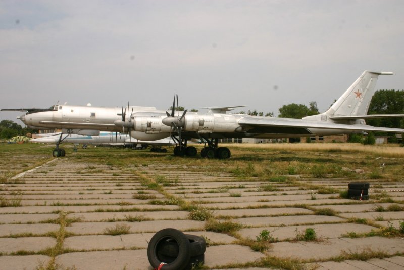 Стоянка ту 142