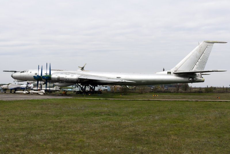 Фото ту-142 хорошего качества крупным планом