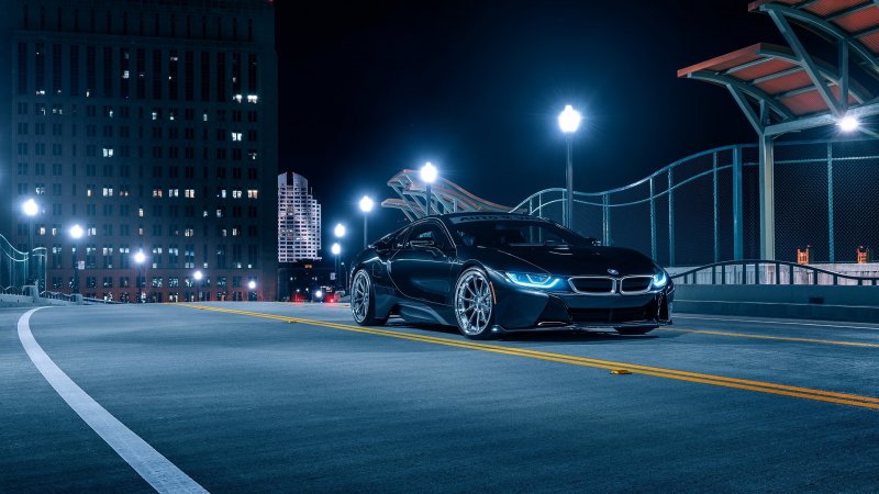 BMW i8 ночью
