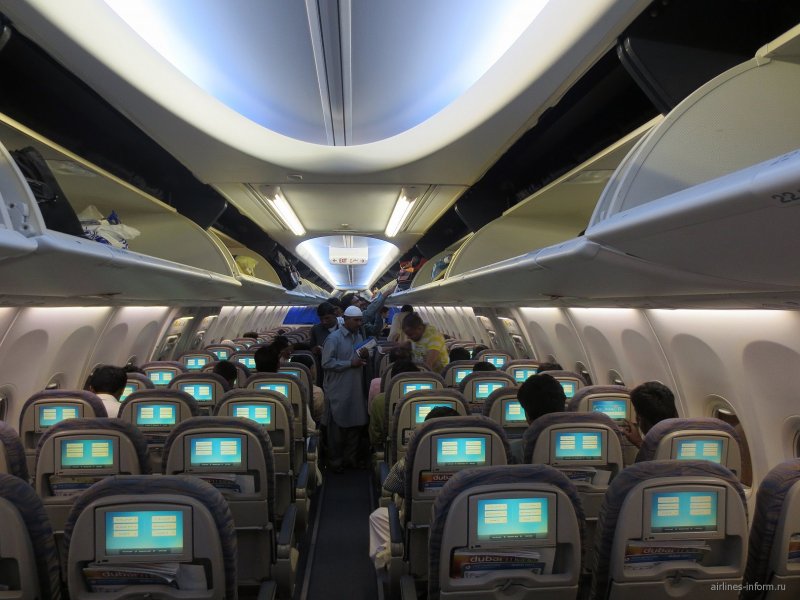 Boeing 737 flydubai салон