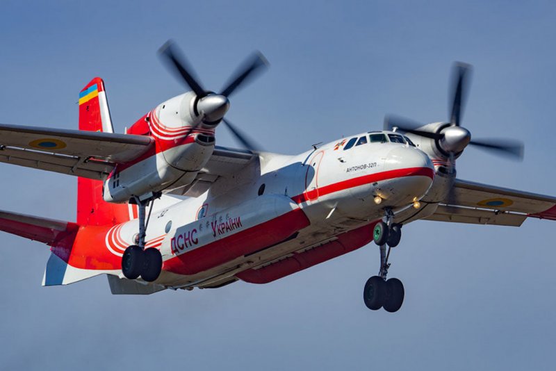 Пожарный самолет АН-32п Россия
