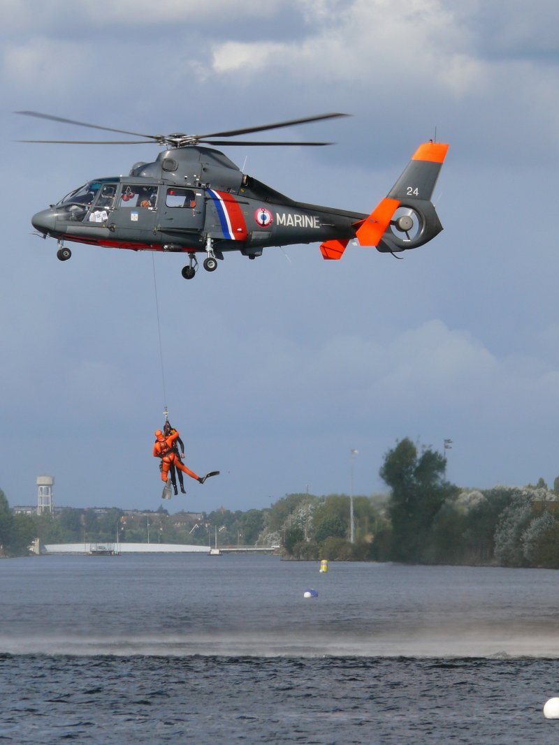Вертолет спасательный Rescuer