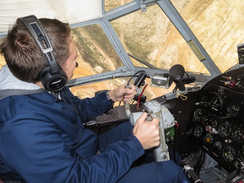 АН-2 кабина пилотов