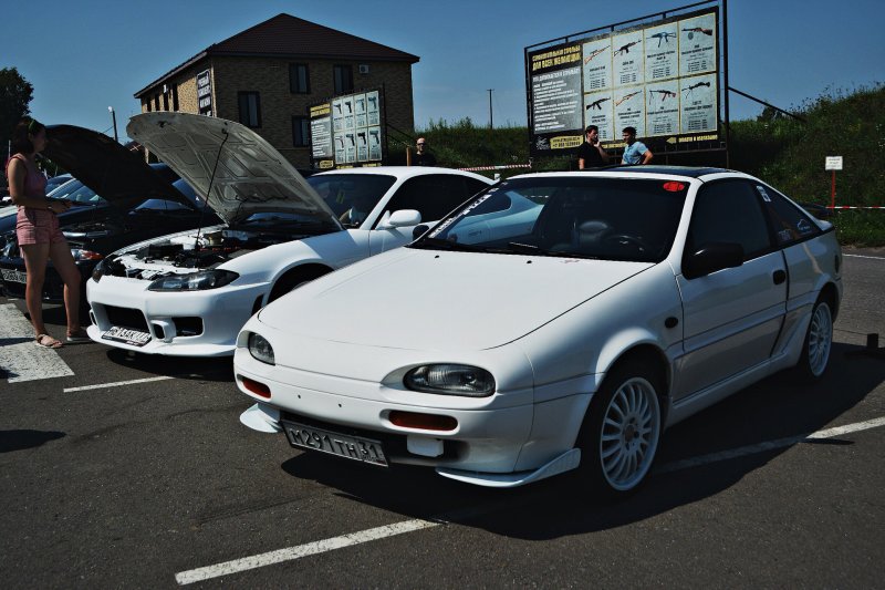 Машина Nissan 100nx
