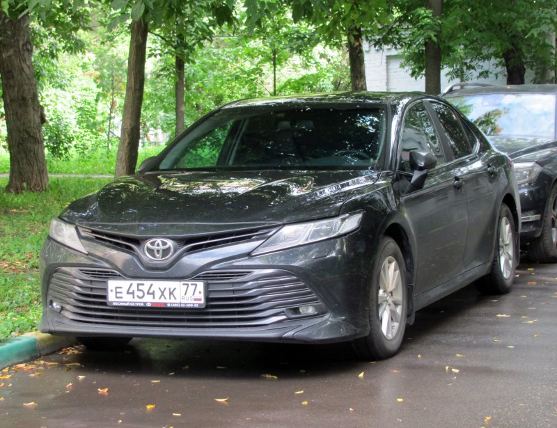 Toyota Camry 77
