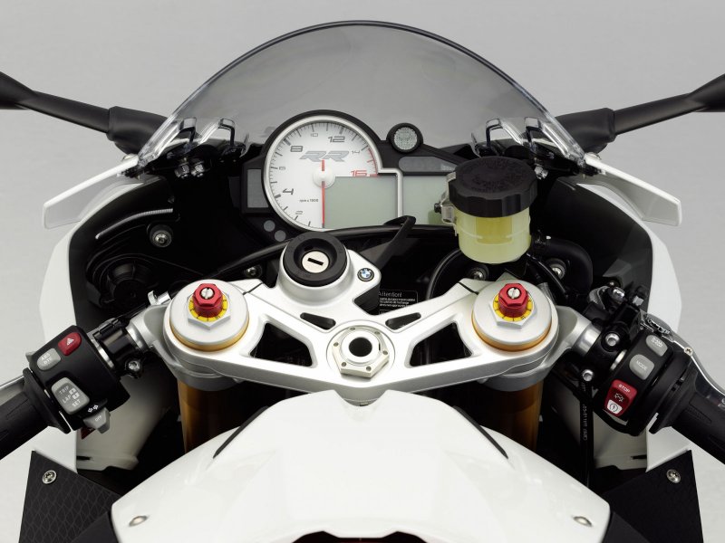Мотоцикл БМВ s1000rr руль