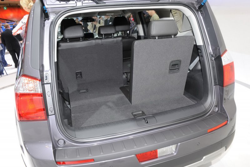 Chevrolet Orlando 2014 багажник
