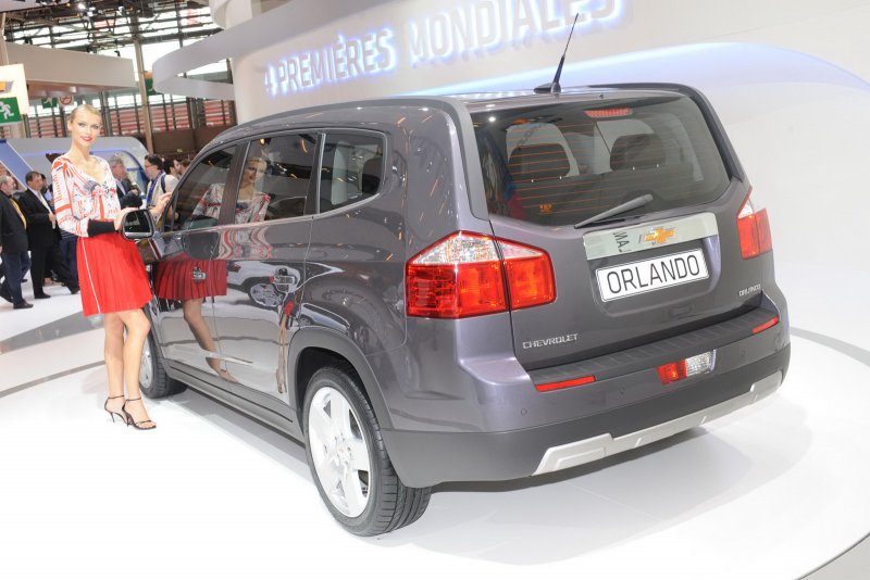 Chevrolet Orlando back