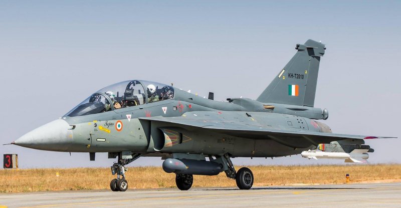 Hal Tejas истребитель