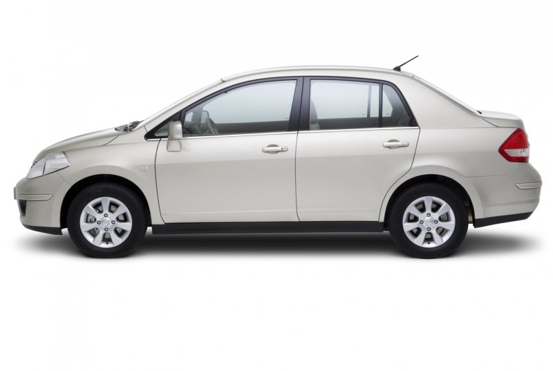 Nissan Tiida 2007 седан