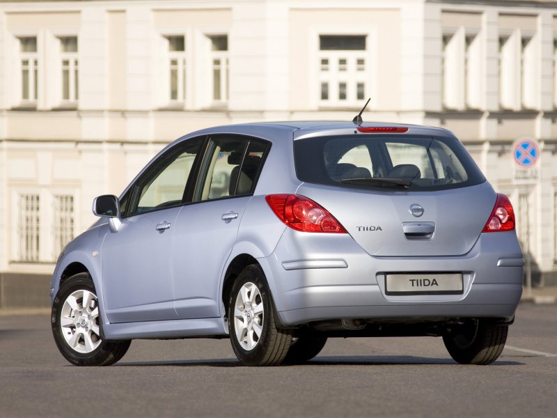 Nissan Tiida Hatchback 2013