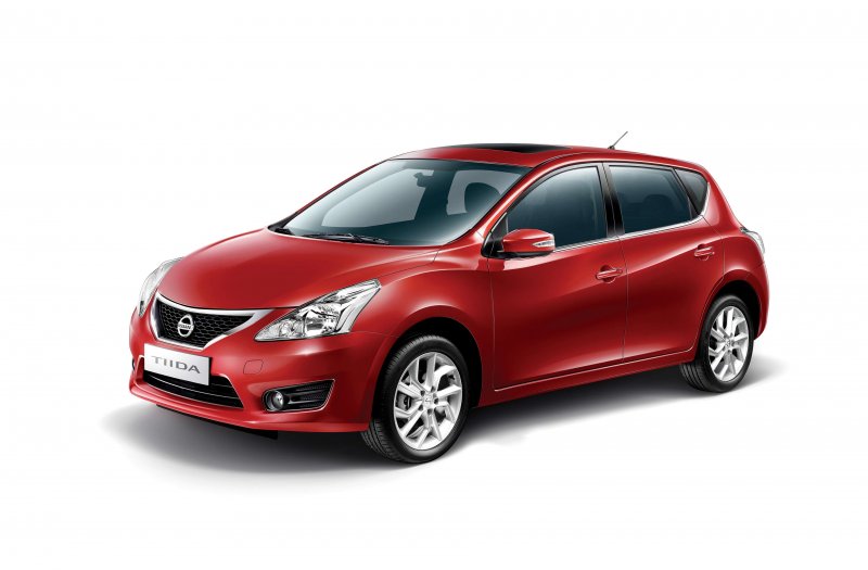 Nissan Tiida 2014 хэтчбек