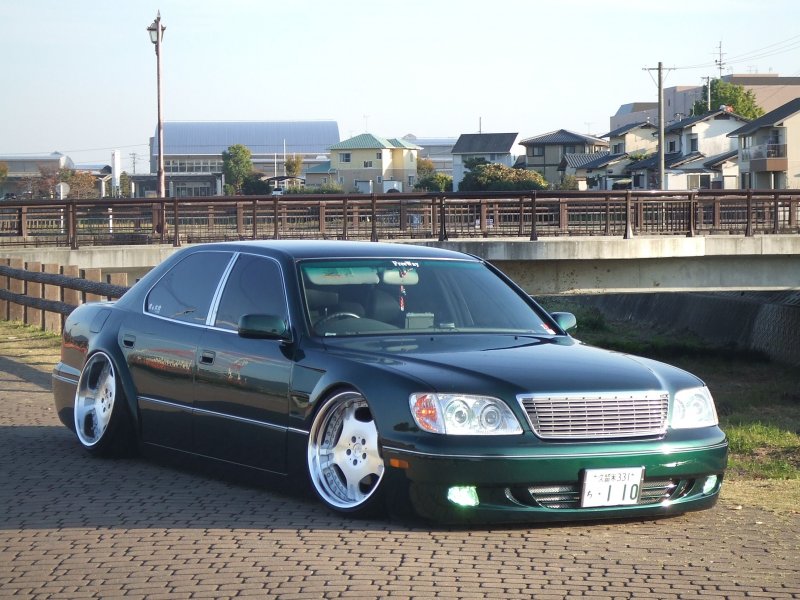 Toyota Celsior ucf21