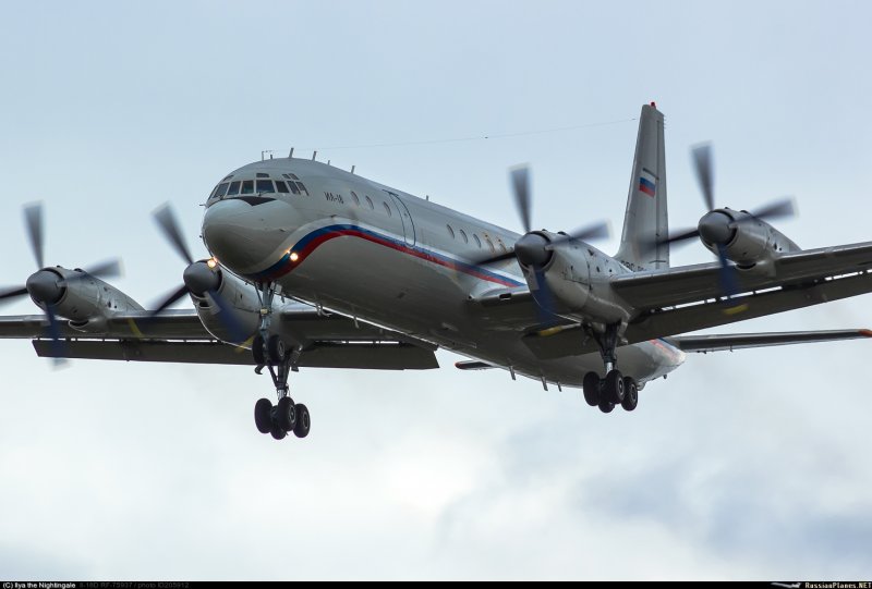 Ил-18в ra-75840
