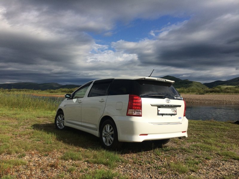 Toyota Wish 2009-2012