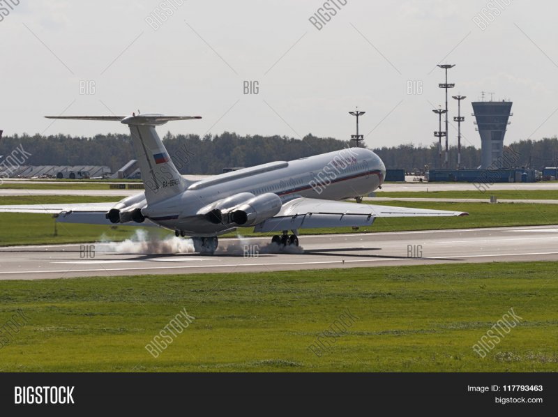 Самолет ил-62м