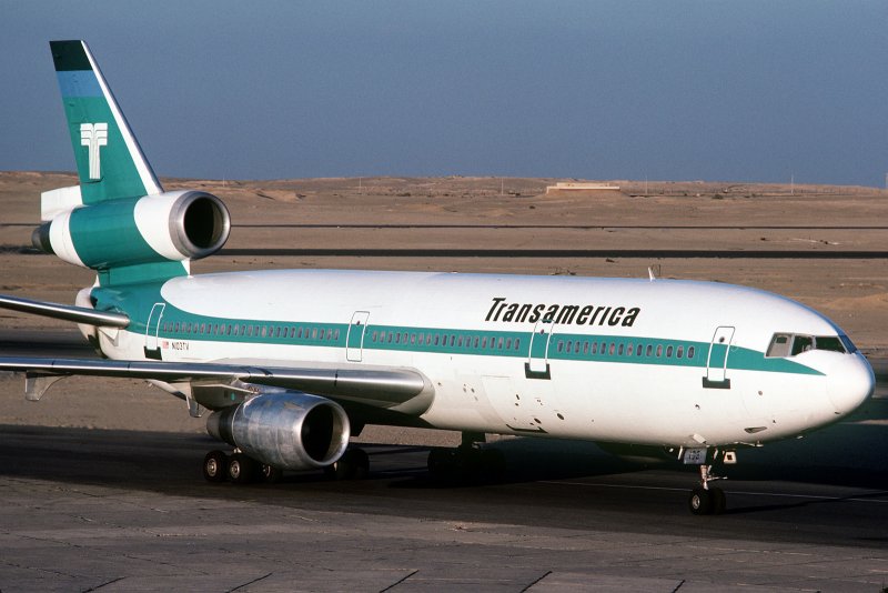 DC 10 самолет