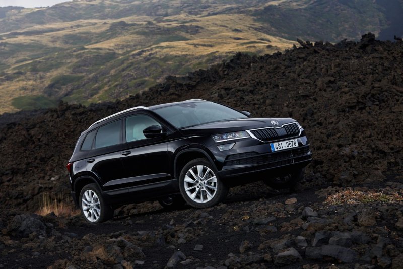 Škoda Karoq черный