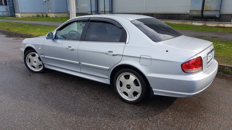 Sonata EF r16
