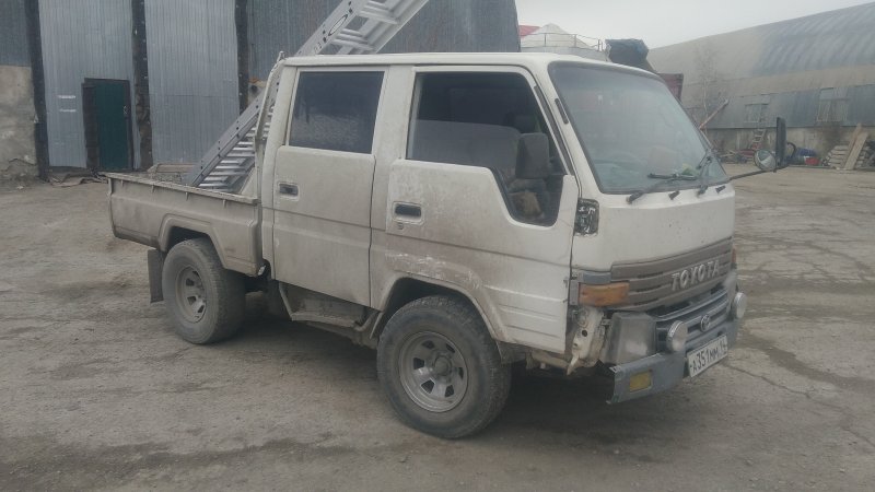 Тойота Дюна 2001г. На лифте