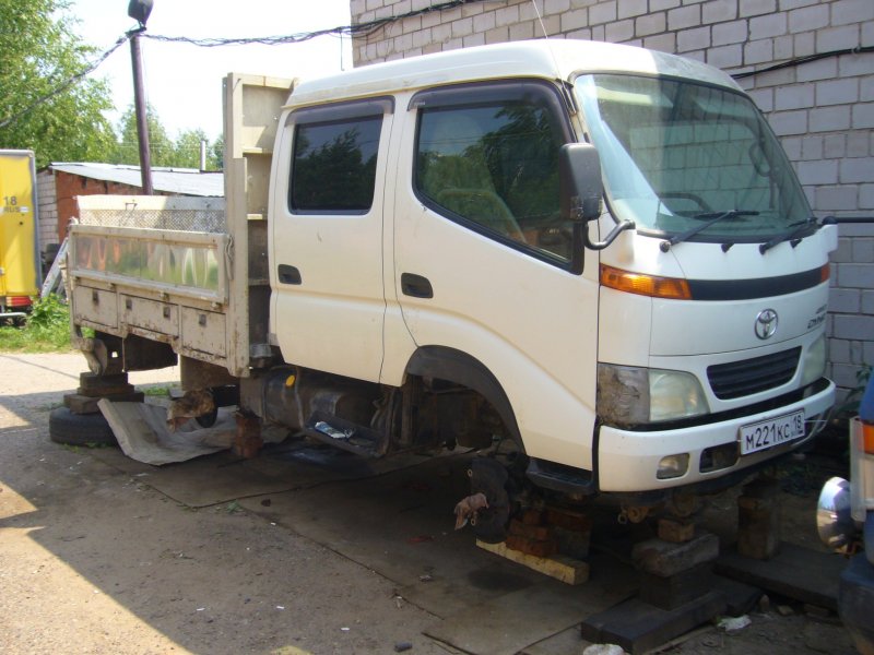 Toyota Dyna 4wd двухкабинный