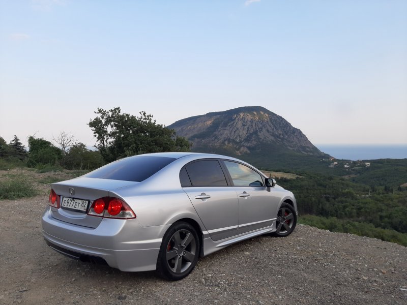 Honda Civic 4d 2008 серебро
